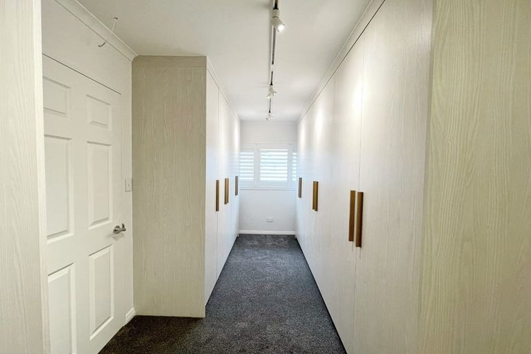 Photo of property in 3 Ballintra Close, Pinehill, Auckland, 0632