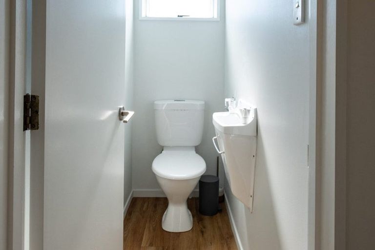 Photo of property in 72 Avonhead Road, Avonhead, Christchurch, 8042