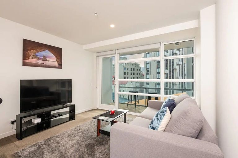 Photo of property in Pinnacle Apartments, E605/160 Victoria Street, Te Aro, Wellington, 6011