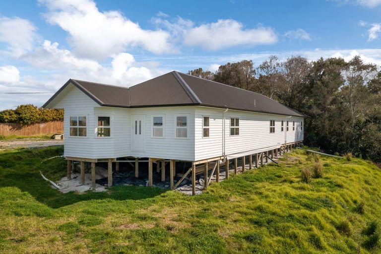Photo of property in 90 Upper Orewa Road, Wainui, Silverdale, 0992