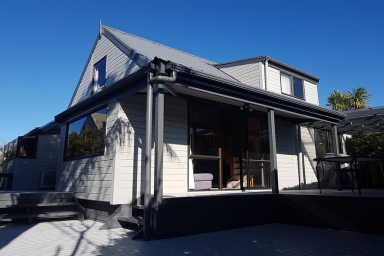 Photo of property in 1/7 Fernbird Place, Massey, Auckland, 0614