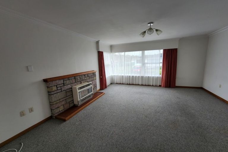 Photo of property in 2 Blenheim Place, Vogeltown, New Plymouth, 4310