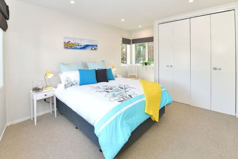 Photo of property in 69 De Luen Avenue, Tindalls Beach, Whangaparaoa, 0930
