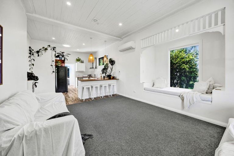 Photo of property in 13 Standish Street, Midhirst, Stratford, 4394