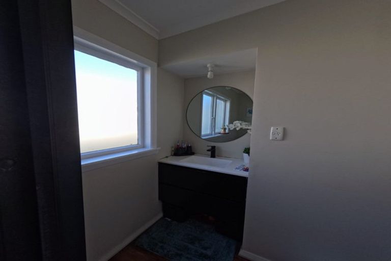 Photo of property in 51a Fraser Crescent, Elderslea, Upper Hutt, 5018