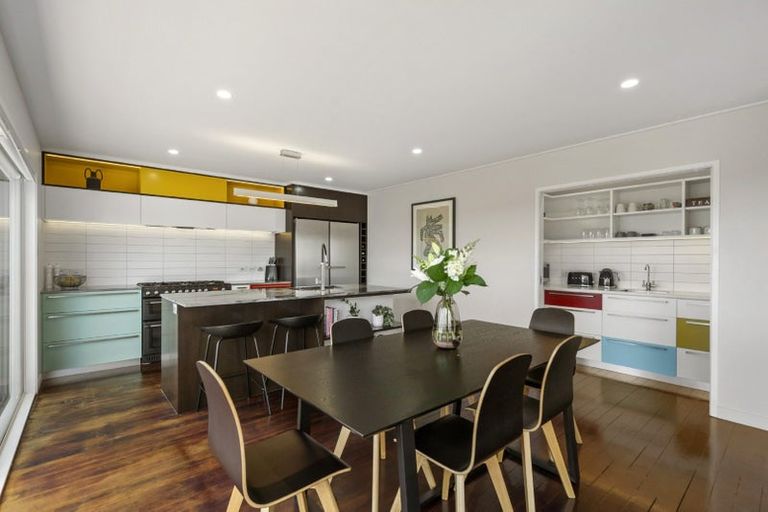 Photo of property in 61 Carlisle Road, Torbay, Auckland, 0630