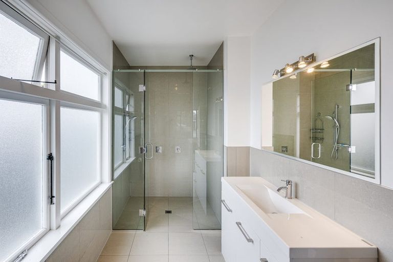 Photo of property in 32 Auckland Road, Greenmeadows, Napier, 4112