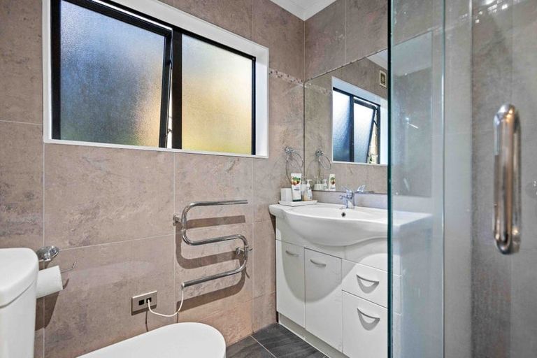 Photo of property in 46 Commissariat Road, Mount Wellington, Auckland, 1060