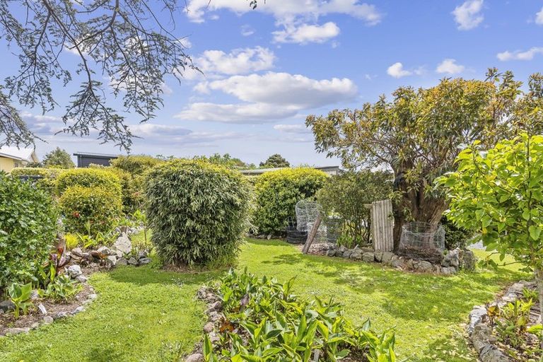 Photo of property in 124 Main Road, Waikanae, 5036