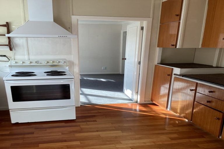 Photo of property in 63 Matipo Road, Te Atatu Peninsula, Auckland, 0610