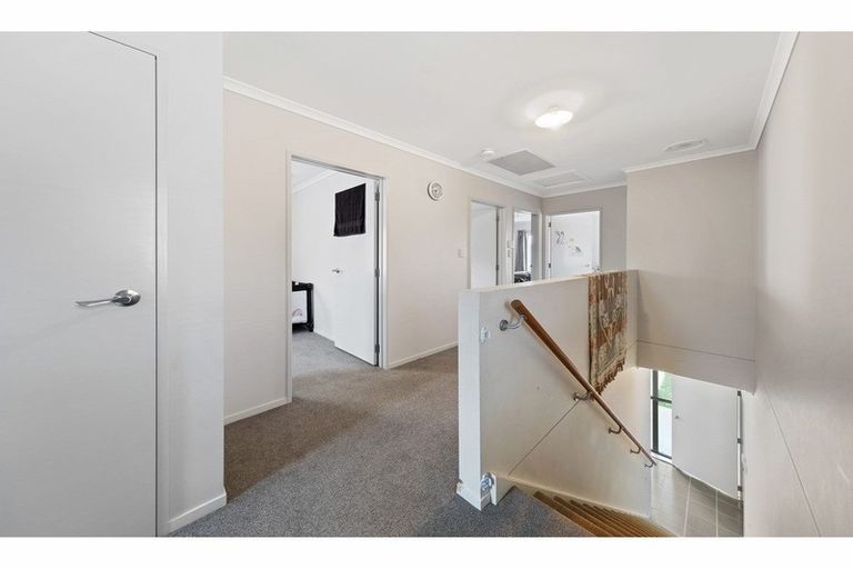 Photo of property in 22 Taiaapure Street, Weymouth, Auckland, 2103