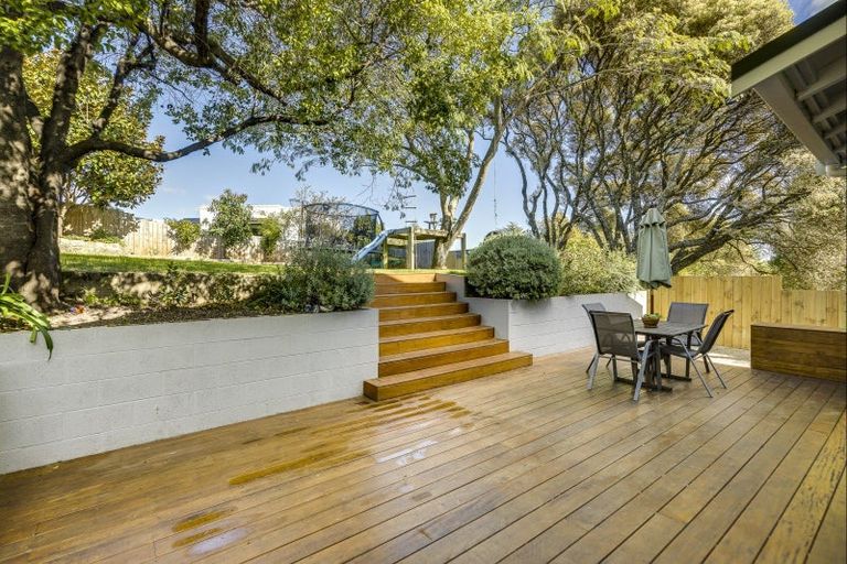 Photo of property in 82 Napier Terrace, Hospital Hill, Napier, 4110