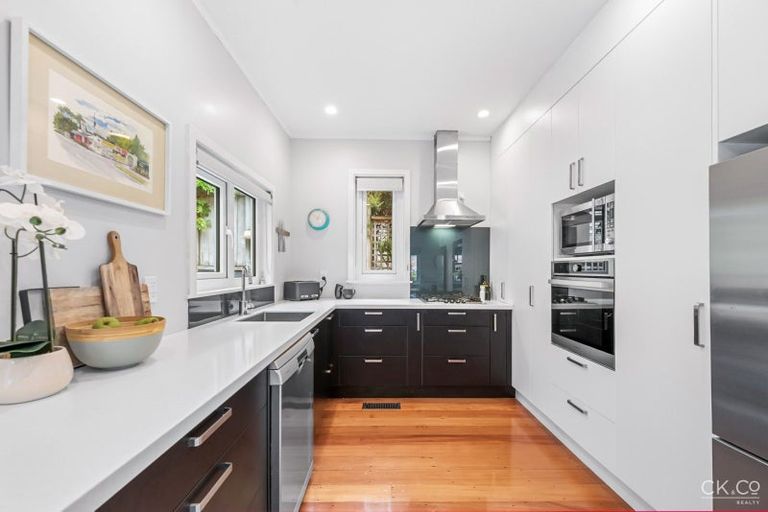 Photo of property in 67 Norton Park Avenue, Fairfield, Lower Hutt, 5011