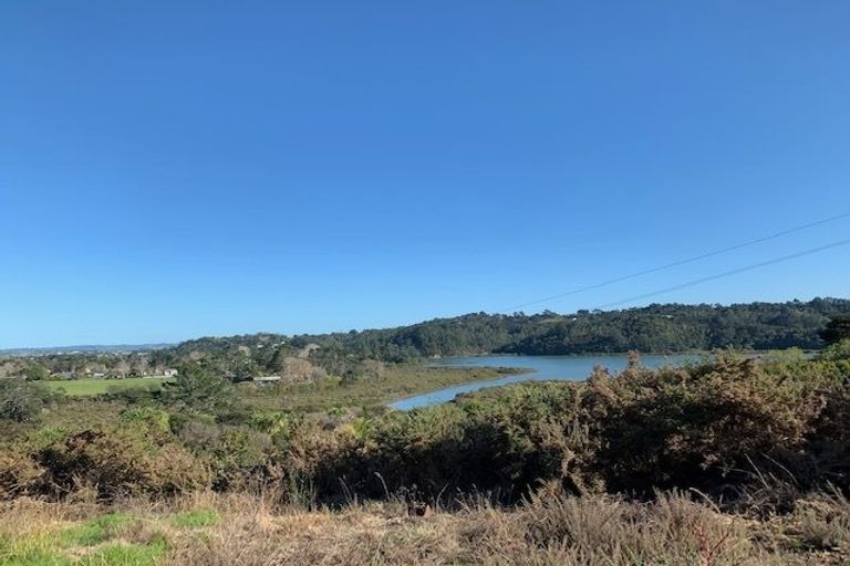 Photo of property in 30 Schopolo Place, Schnapper Rock, Auckland, 0632