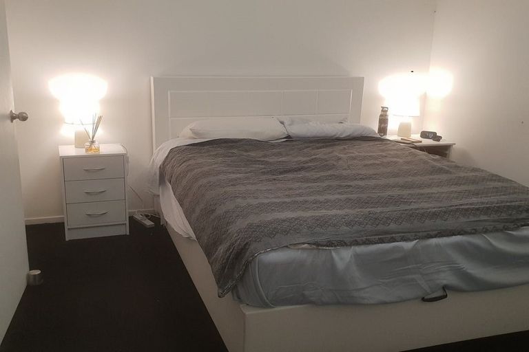 Photo of property in 16 Valhalla Drive, Beach Haven, Auckland, 0626