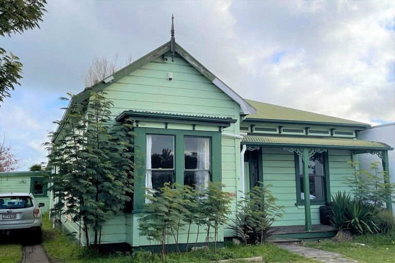 Photo of property in 8 Bourke Street, Palmerston North, 4410