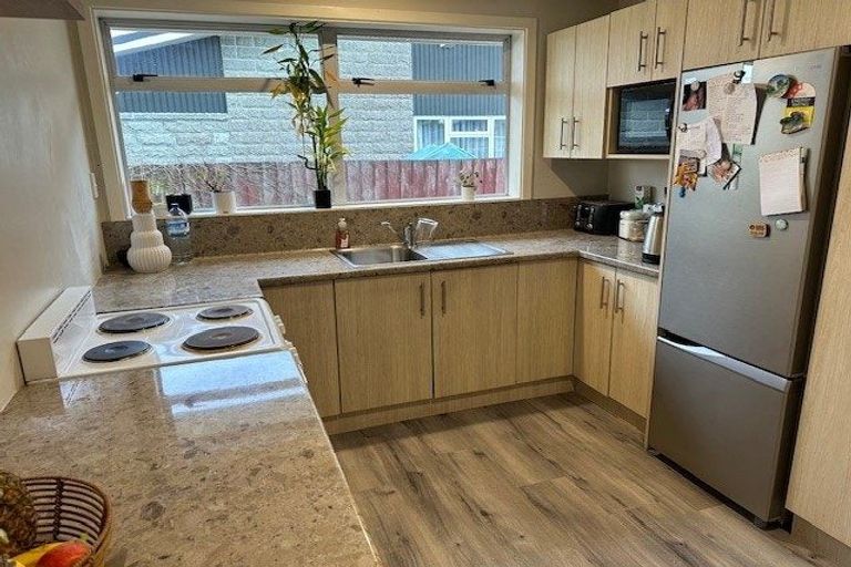 Photo of property in 1/43 Erin Crescent, Mairehau, Christchurch, 8013