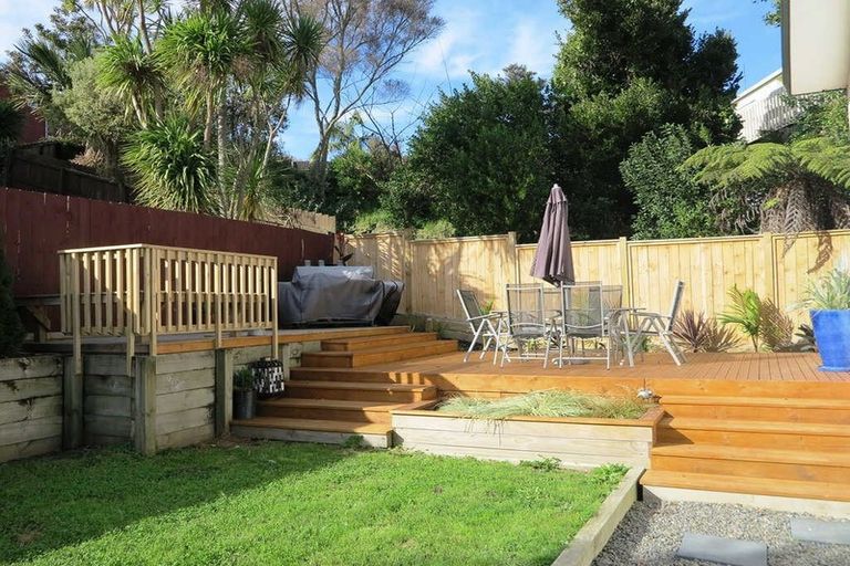 Photo of property in 2/29 Beaudine Avenue, Glenfield, Auckland, 0629