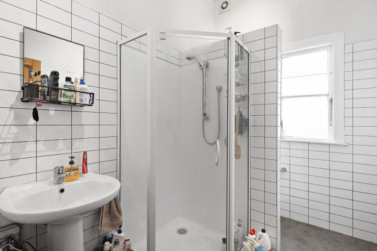 Photo of property in 20 Kenwyn Terrace, Newtown, Wellington, 6021