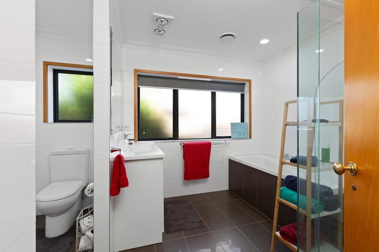 Photo of property in 13 Deanna Drive, West Harbour, Auckland, 0618