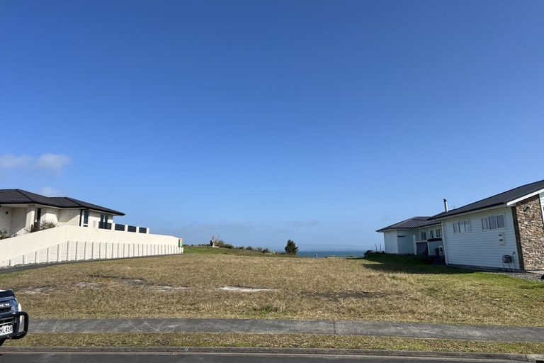 Photo of property in 42 Karoro Road, One Tree Point, 0118