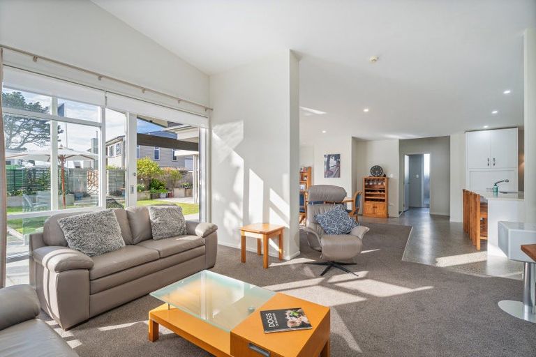 Photo of property in 166 Sands Crescent, Matarangi, Whitianga, 3592