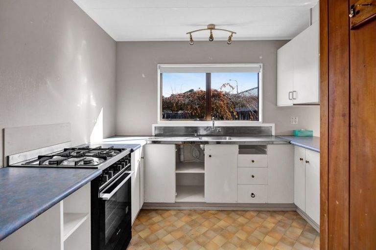 Photo of property in 27 Tiverton Crescent, Whalers Gate, New Plymouth, 4310