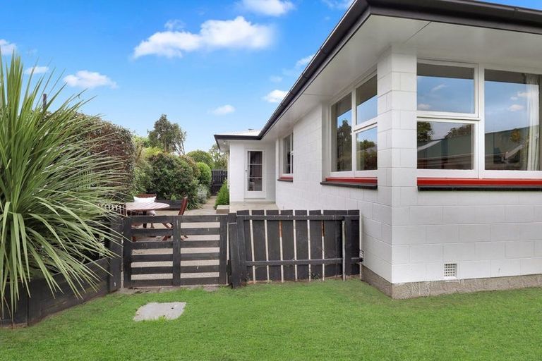 Photo of property in 29 Oldwood Street, Bishopdale, Christchurch, 8053
