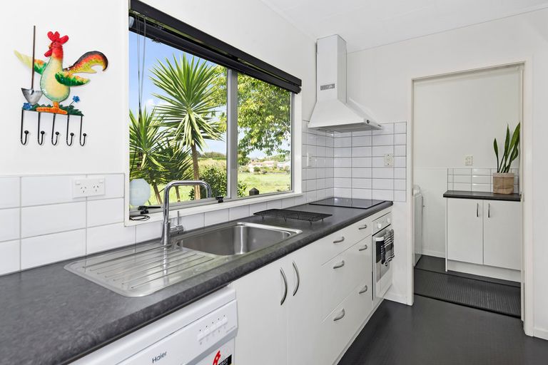 Photo of property in 62 Hamilton Drive, Waiuku, 2123