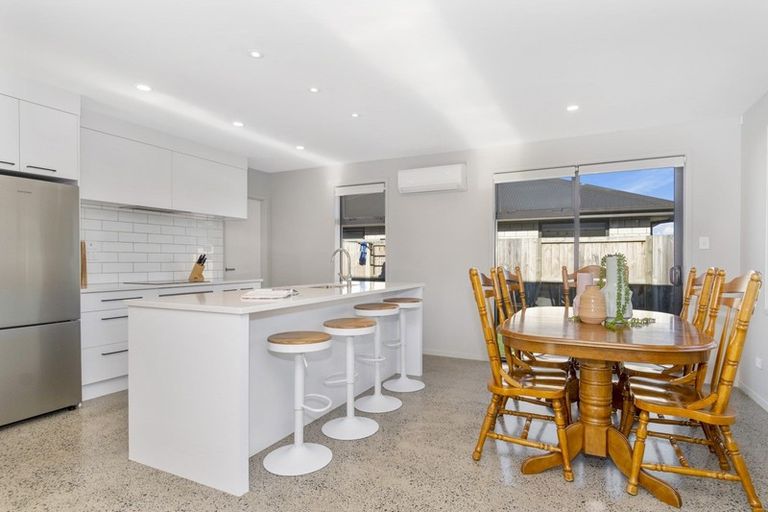 Photo of property in 32 Rotomanu Place, Pyes Pa, Tauranga, 3112