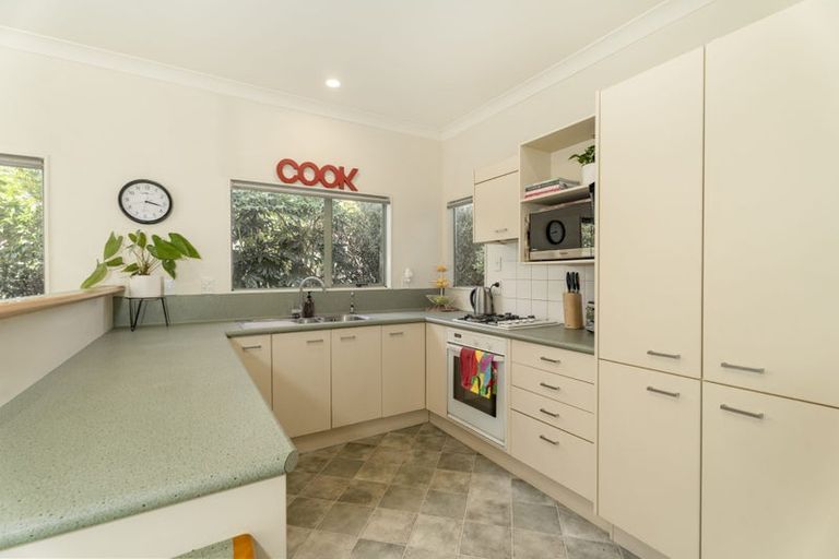 Photo of property in 5 Radstock Grove, Churton Park, Wellington, 6037