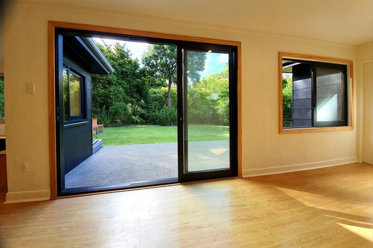 Photo of property in 48 Awarua Road, Otatara, Invercargill, 9879