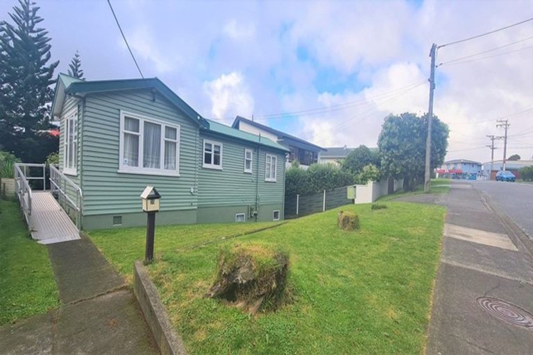 Photo of property in 35a View Road, Titahi Bay, Porirua, 5022