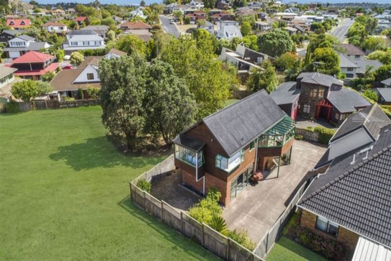 Photo of property in 2/44 Loloma Drive, Half Moon Bay, Auckland, 2012