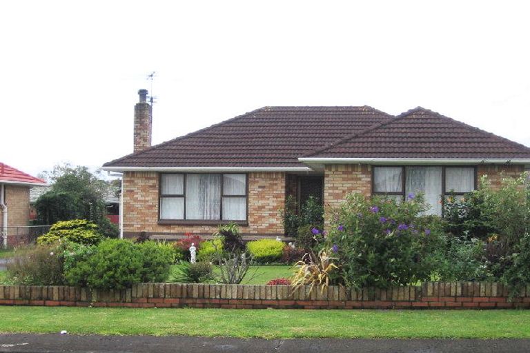 Photo of property in 23 Sunnyside Crescent, Papatoetoe, Auckland, 2025