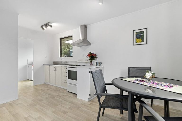 Photo of property in 95b Oakfield Crescent, Pukete, Hamilton, 3200