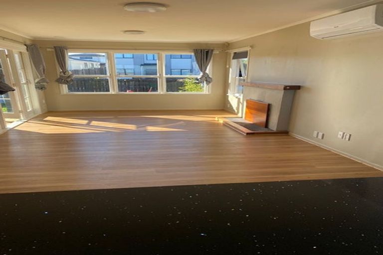 Photo of property in 9 Andrew Road, Howick, Auckland, 2010
