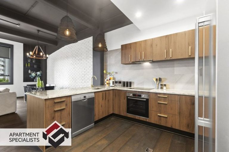 Photo of property in 22 Emily Place, Bellevue, Tauranga, 3110