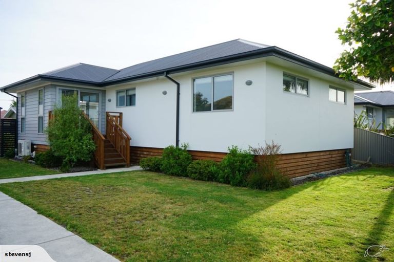 Photo of property in 51 Niven Street, Avondale, Christchurch, 8061