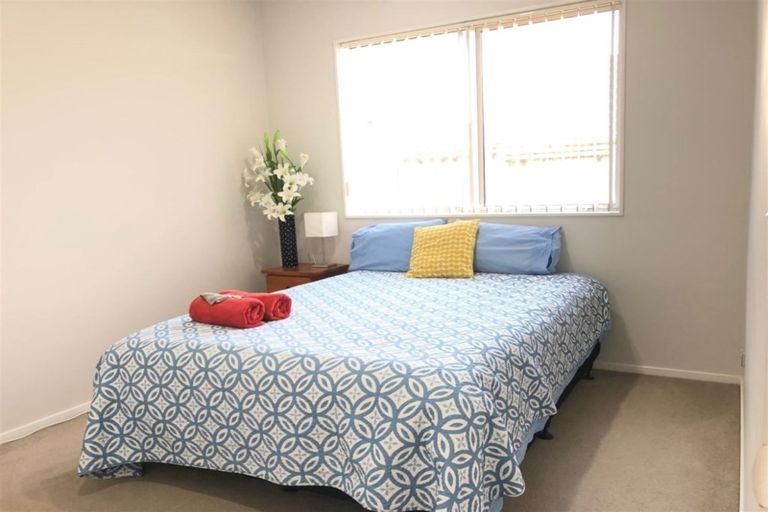 Photo of property in 30 Kilmacrennan Drive, Rosehill, Papakura, 2113