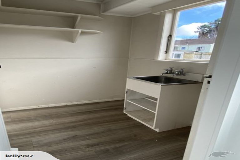 Photo of property in 16 Kakapo Place, Papatoetoe, Auckland, 2025