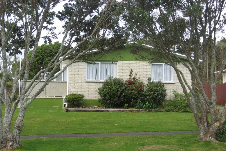 Photo of property in 17 Tiverton Crescent, Whalers Gate, New Plymouth, 4310