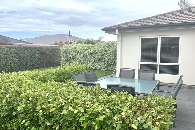 Photo of property in 14 Haast Place, Poraiti, Napier, 4112