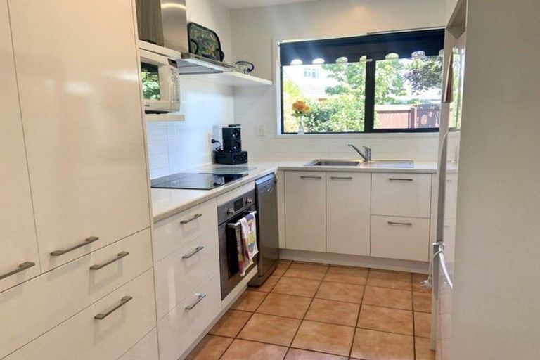 Photo of property in 1/16a Sayers Crescent, Ilam, Christchurch, 8041