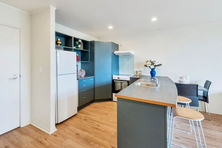 Photo of property in 5/372 Rosedale Road, Rosedale, Auckland, 0632