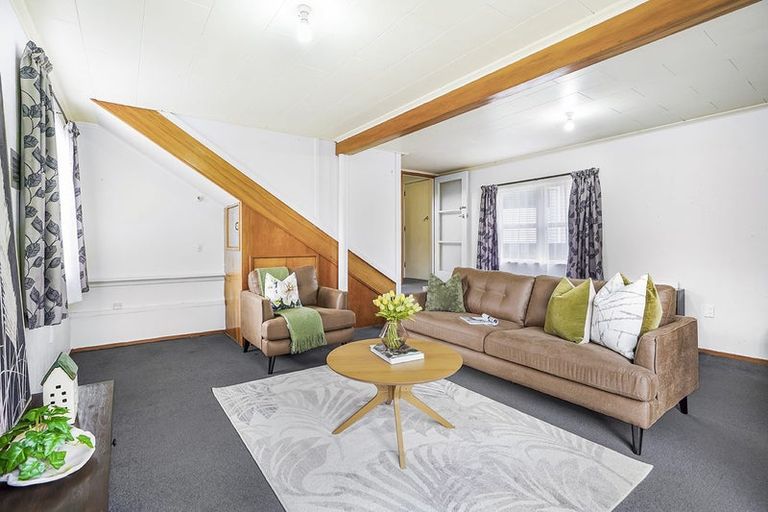 Photo of property in 14 Liston Crescent, Hillcrest, Hamilton, 3216