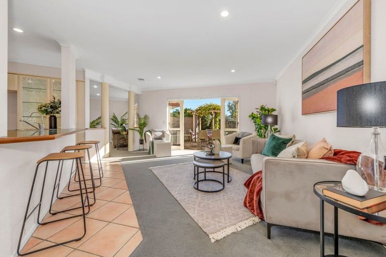 Photo of property in 12 Ballycullanie Place, Dannemora, Auckland, 2016