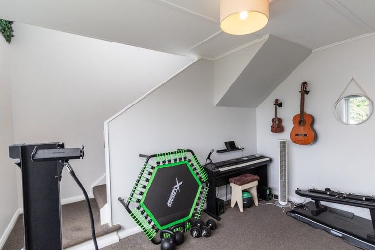 Photo of property in 8 Bowes Crescent, Strathmore Park, Wellington, 6022