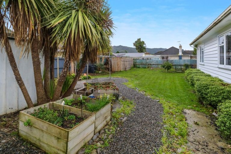 Photo of property in 3 Totara Street, Wainuiomata, Lower Hutt, 5014