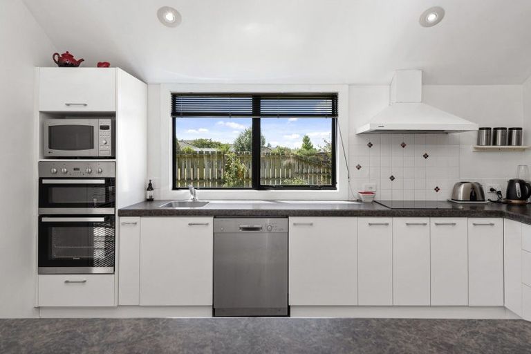 Photo of property in 16 Devon Crescent, Darfield, 7510